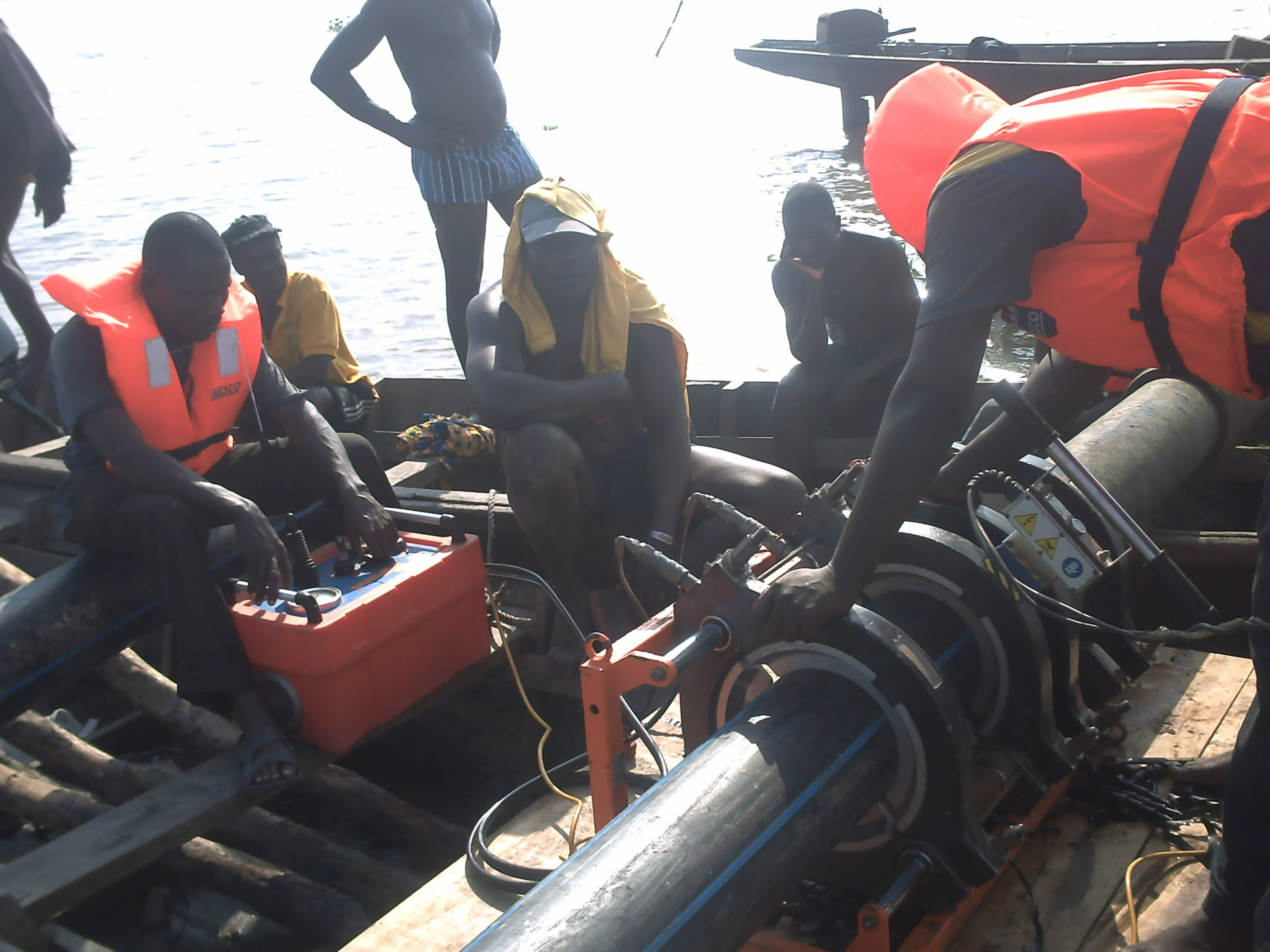 REPARATION EN BOUT A BOUT DU PEHD 225 SUR LE FLEUVE OUEME 2