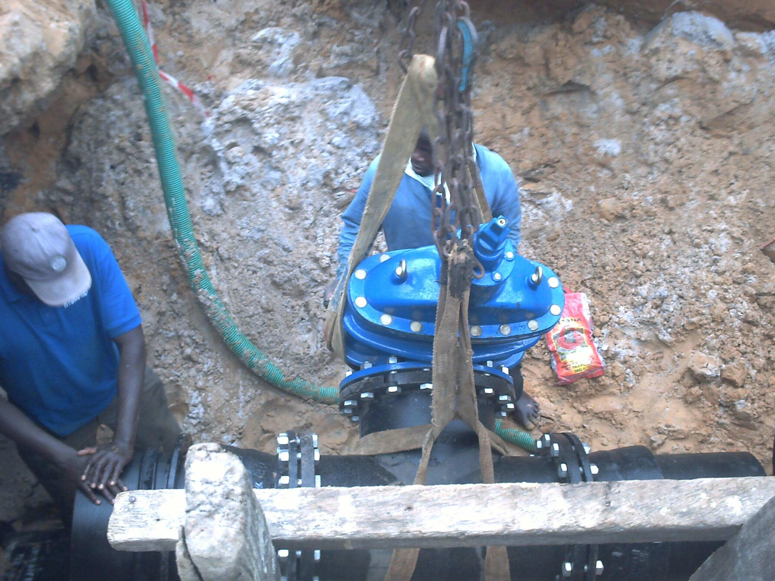 TRANCHE D'URGENCE DU PROJET DE RENFORCEMENT ET D4EXTENTION DU SYSTEME D'AEP DE COTONOU ET SES ENVIRONS.RACCORDEMENT FD DN 400 sur FD DN 400 au Marché DANTOKPA DE Cotonou